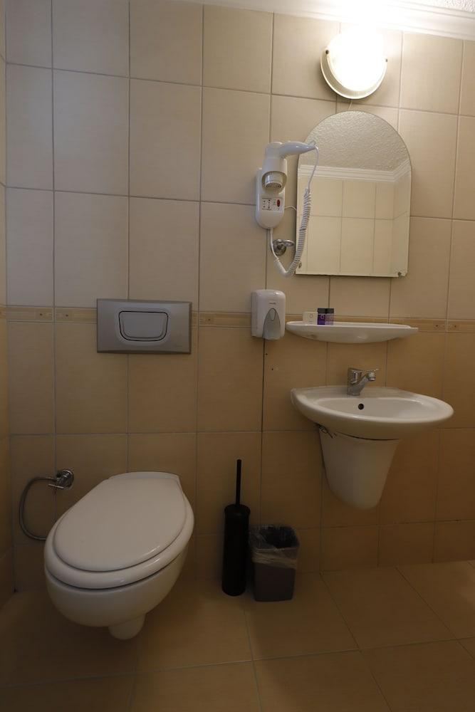 Atici Hotel Анталия Екстериор снимка